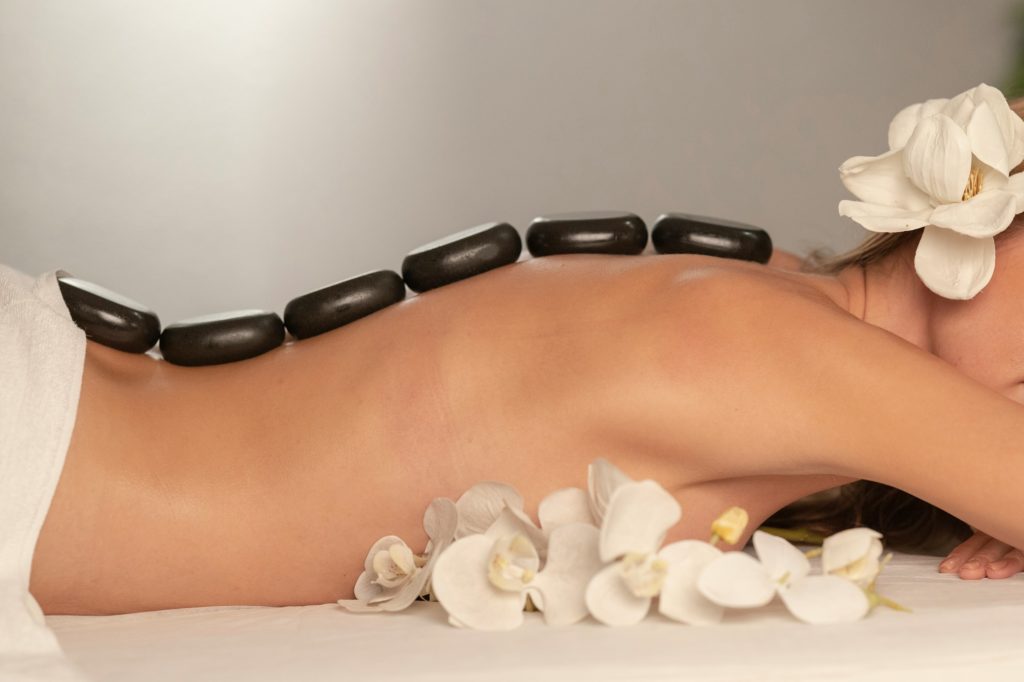 relaxing hot stone massage